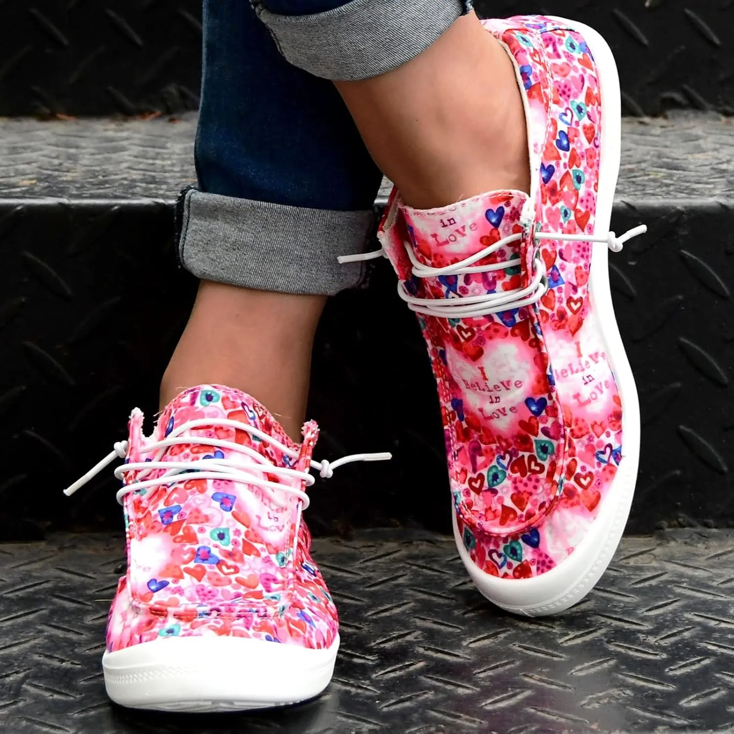 Gumipy Women's Canvas Shoes Valentine's Day Lace-Up Loafers Love Heart Print Sneaker Comfortable Lightweight Walking Shoes