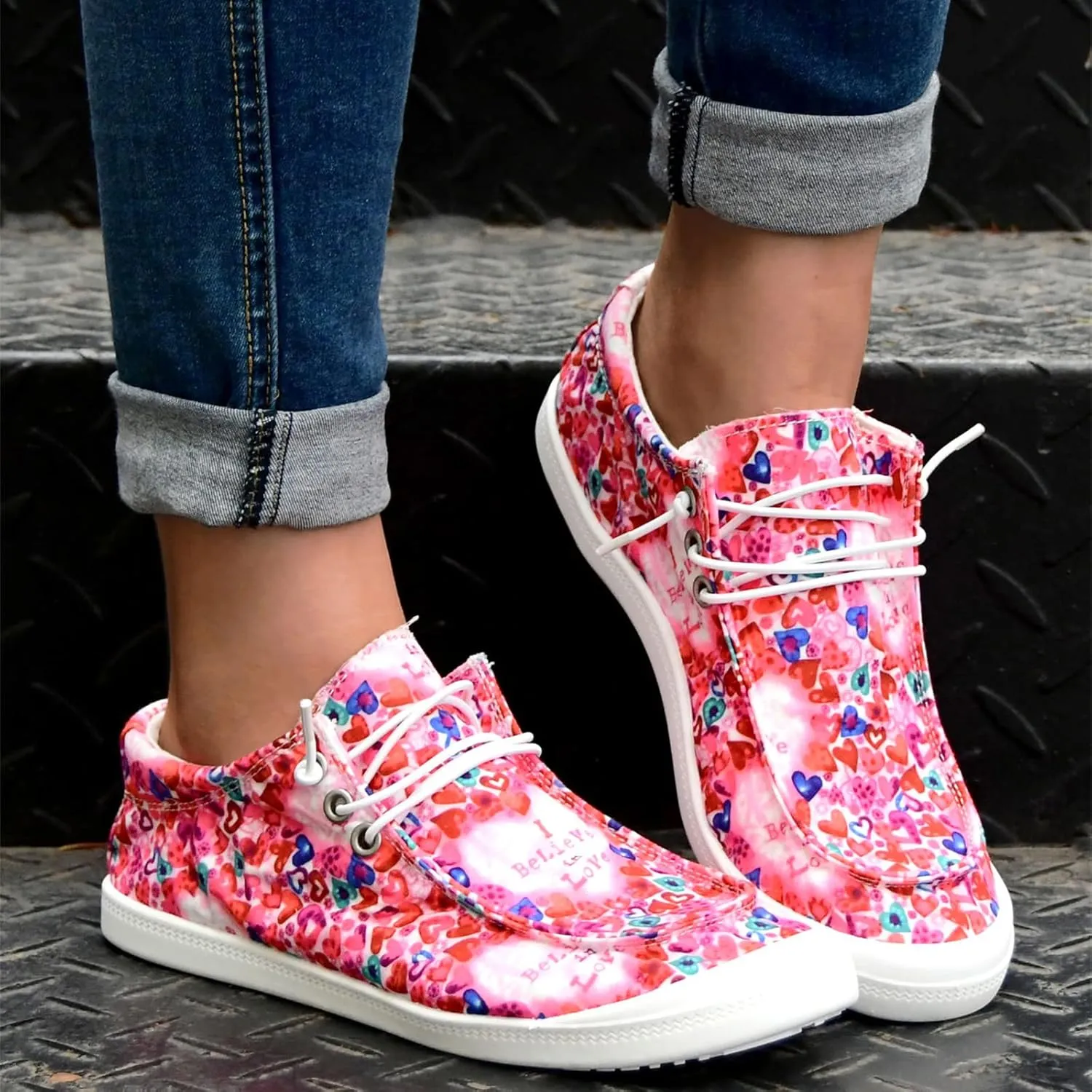 Gumipy Women's Canvas Shoes Valentine's Day Lace-Up Loafers Love Heart Print Sneaker Comfortable Lightweight Walking Shoes