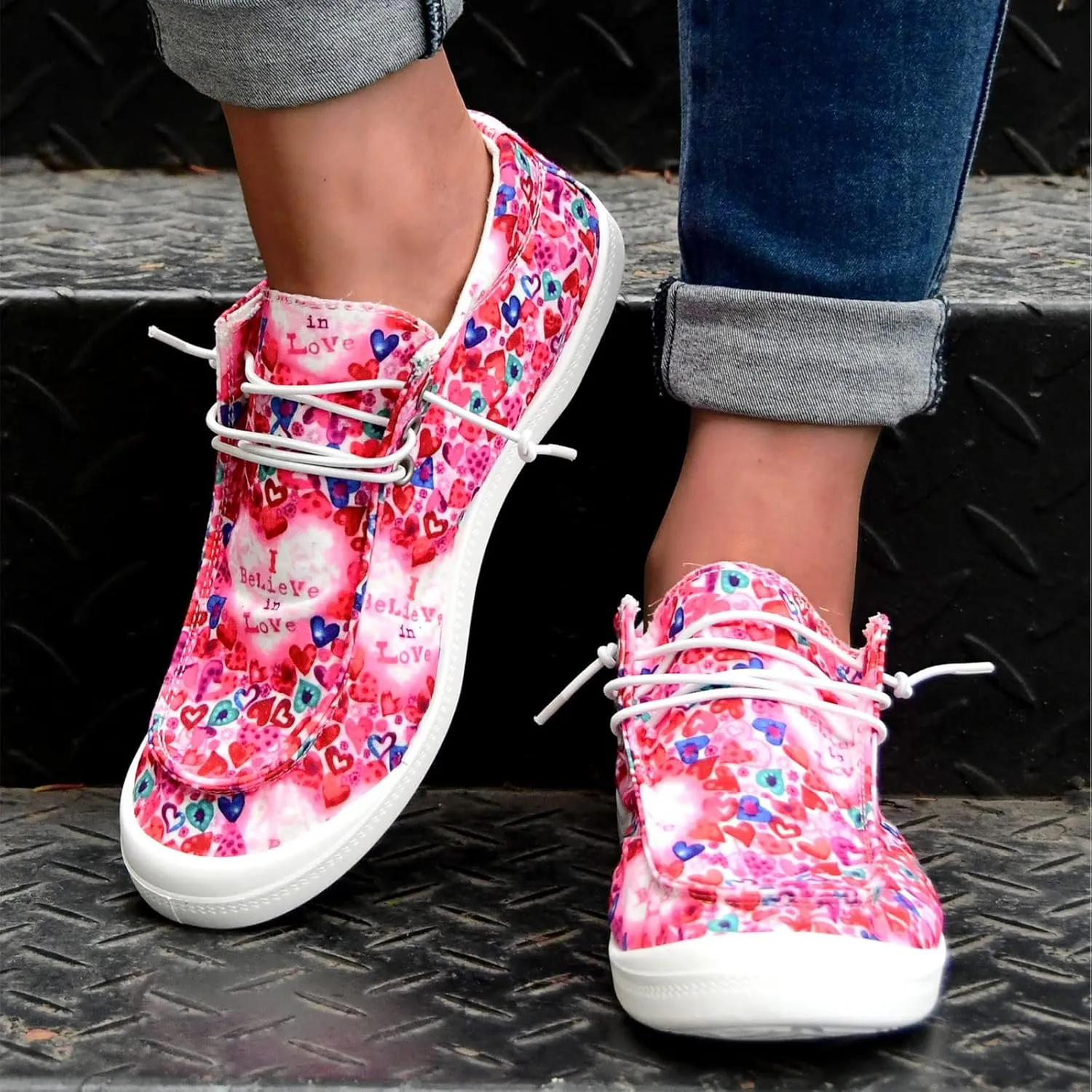 Gumipy Women's Canvas Shoes Valentine's Day Lace-Up Loafers Love Heart Print Sneaker Comfortable Lightweight Walking Shoes