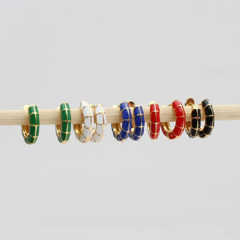 Taffy Enamel Twister Huggie Hoops